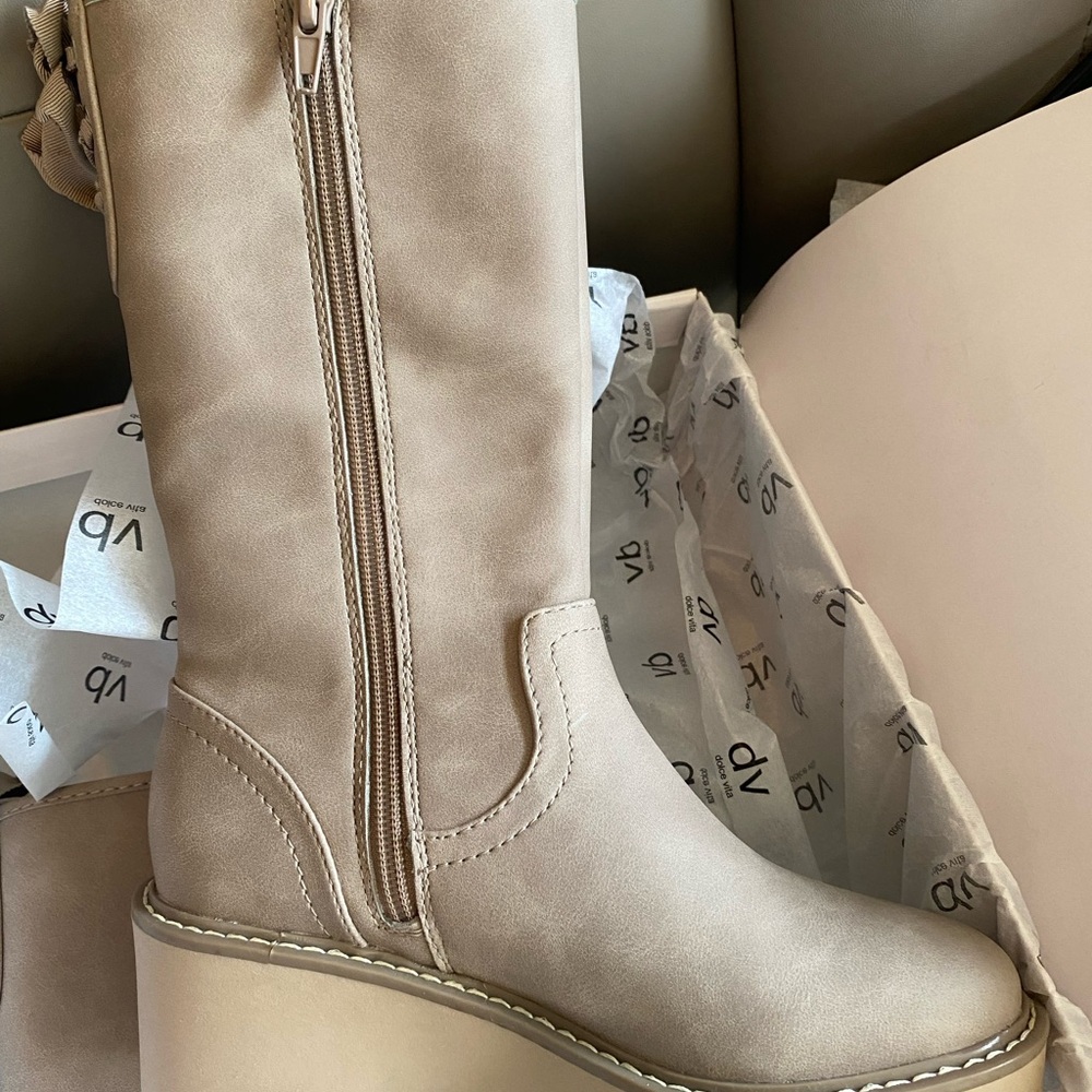Dolce Vita Boots Girls Size 3 
NIB - Picture 4 of 8